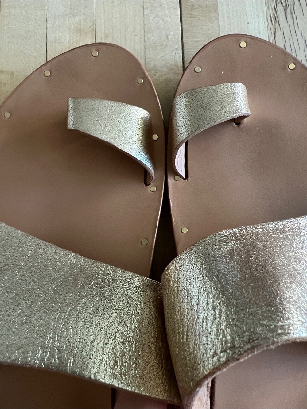 Beek Finch Toe-Loop Sandal in Gold handmade comfort EUC - Picture 6 of 11